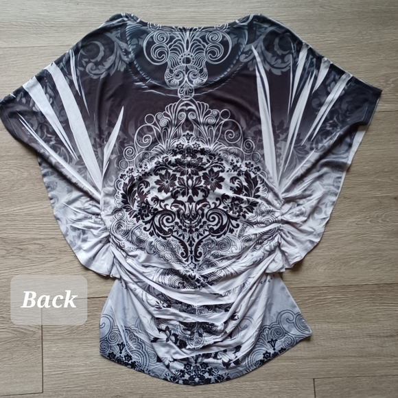 ♧ Black, White and Gray Blouse Swirl and Floral Pattern Flutter Sleeve - Picture 11 of 12